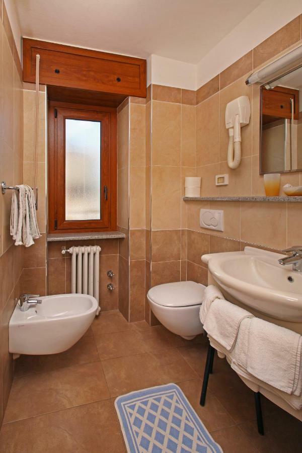 Hotel Holiday Debili Sauze D'Oulx Luaran gambar